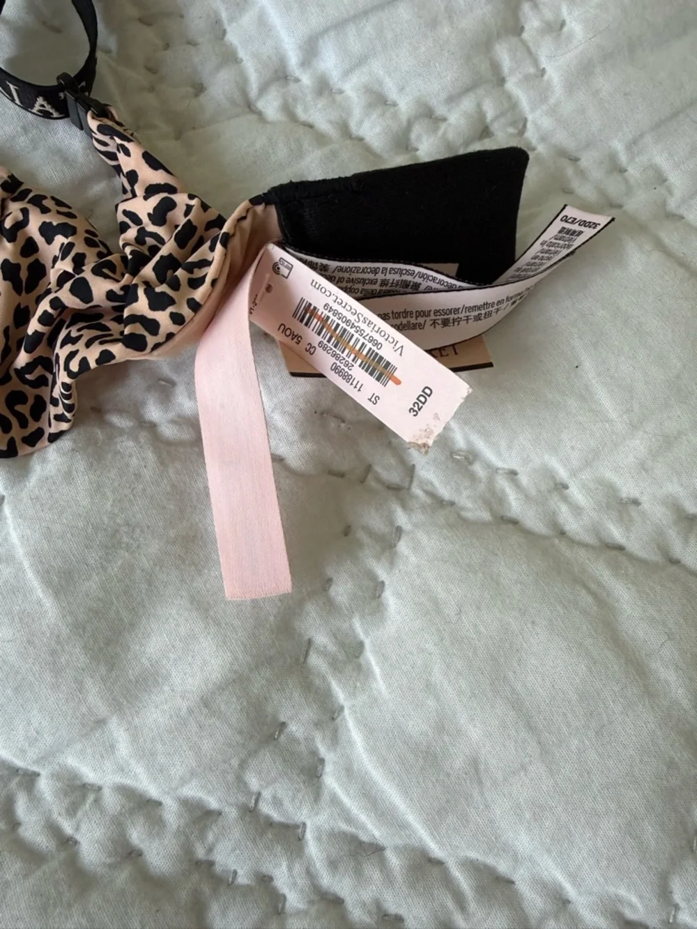 Victoria's Secret Pink Leopard Print T-Shirt Bra with Black Straps - Picture 3 of 5